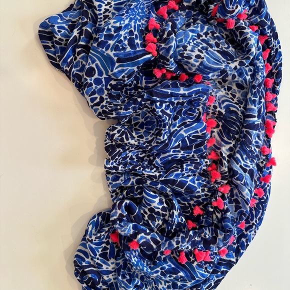 Lilly Pulitzer infinity loop scarf NWOT - Picture 2 of 5